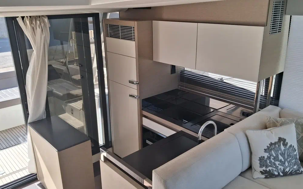 slider 39 Prestige Yachts 520 Fly