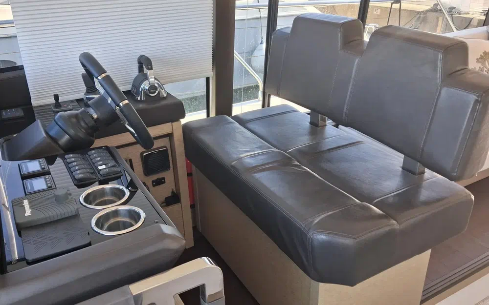 slider 57 Prestige Yachts 520 Fly