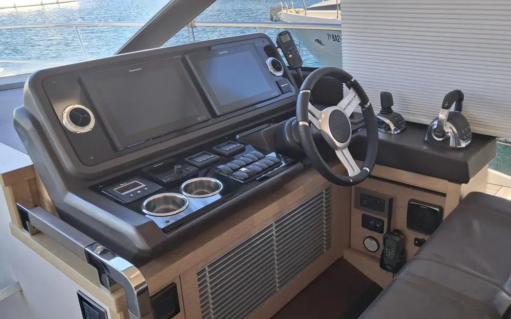 slider 60 Prestige Yachts 520 Fly