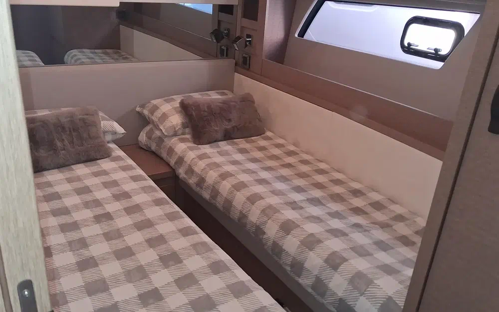 slider 82 Prestige Yachts 520 Fly
