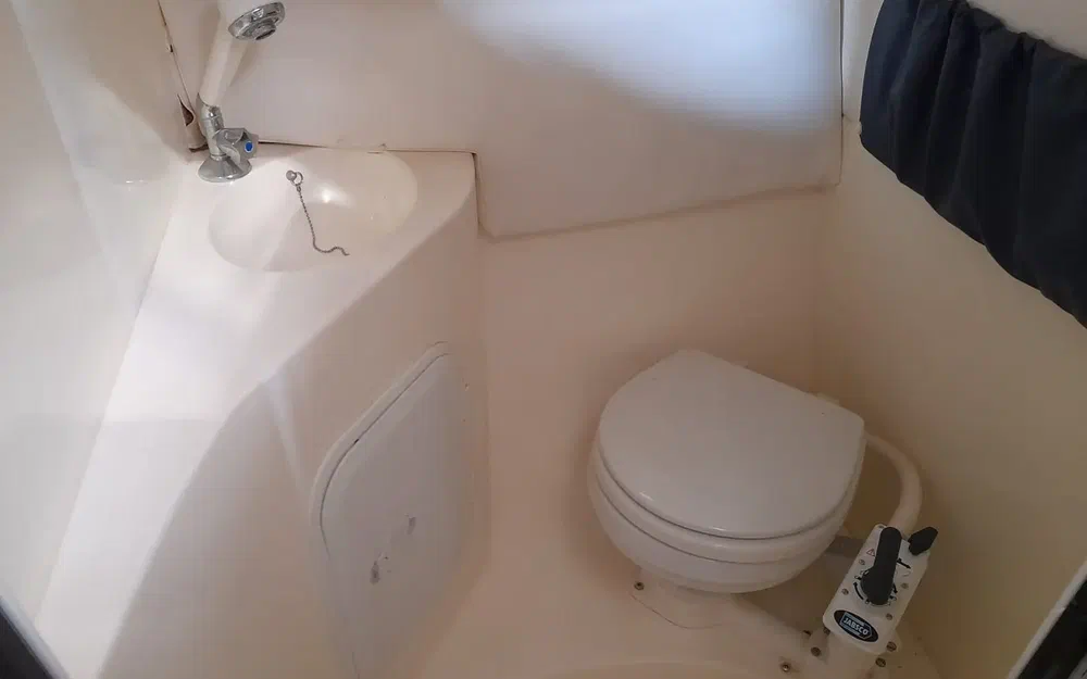 slider 11 Coverline 710 Cabin