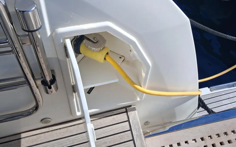 slider 10 Prestige Yachts 520 Fly