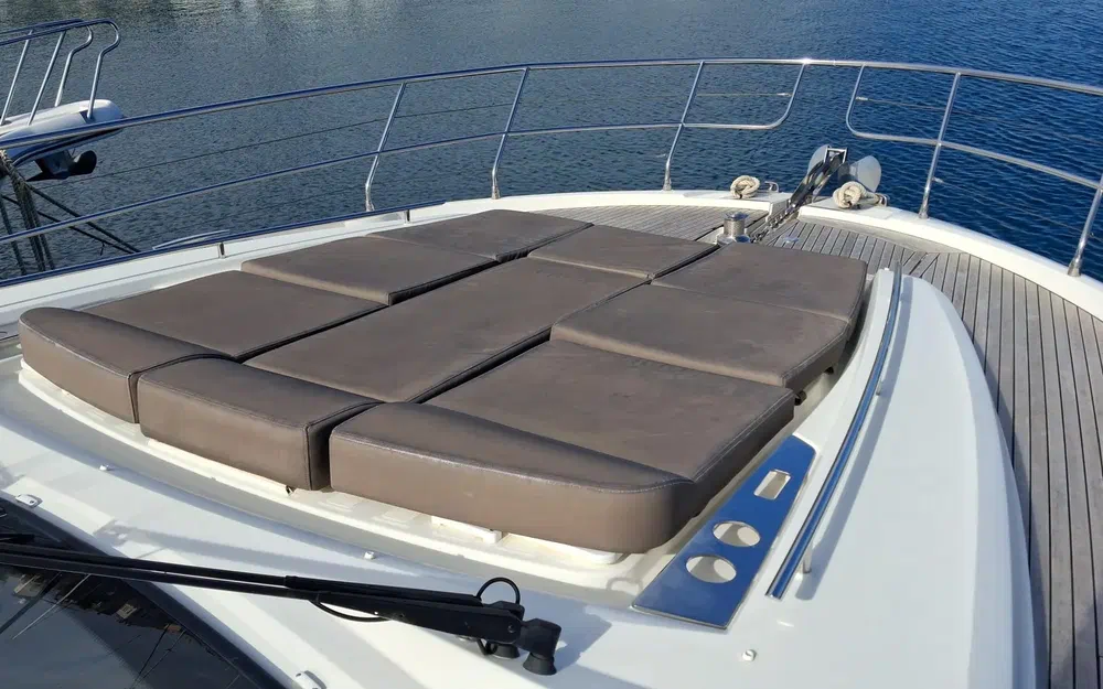 slider 25 Prestige Yachts 520 Fly