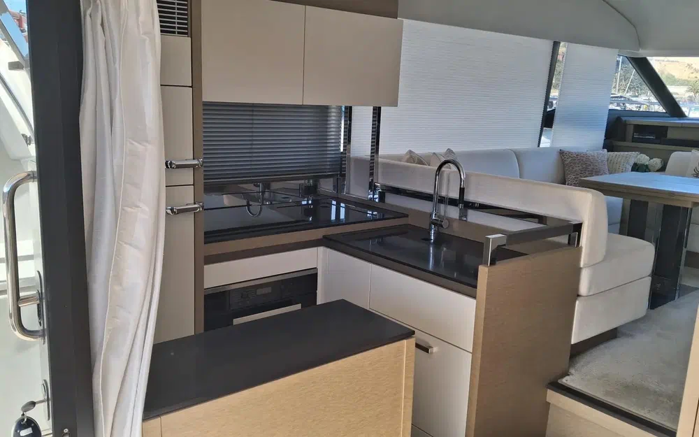 slider 38 Prestige Yachts 520 Fly