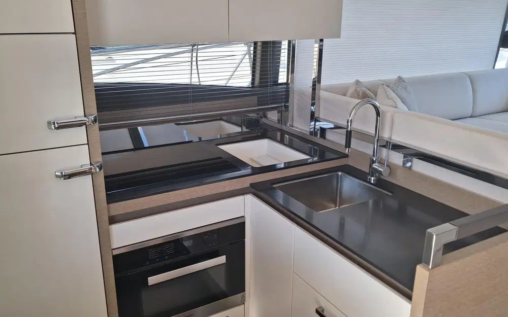 slider 42 Prestige Yachts 520 Fly