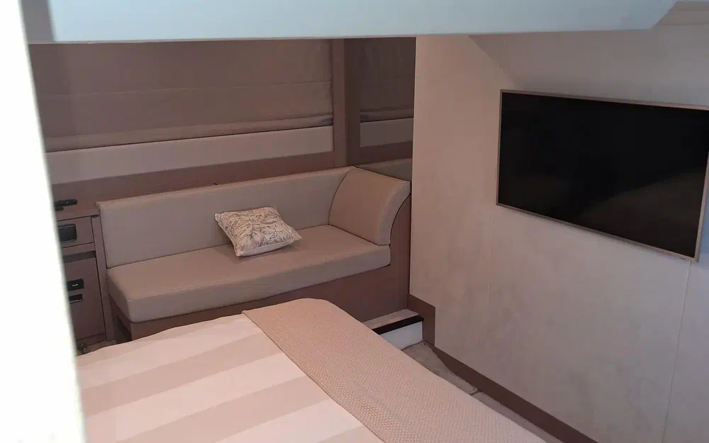slider 71 Prestige Yachts 520 Fly
