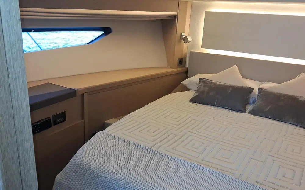 slider 79 Prestige Yachts 520 Fly