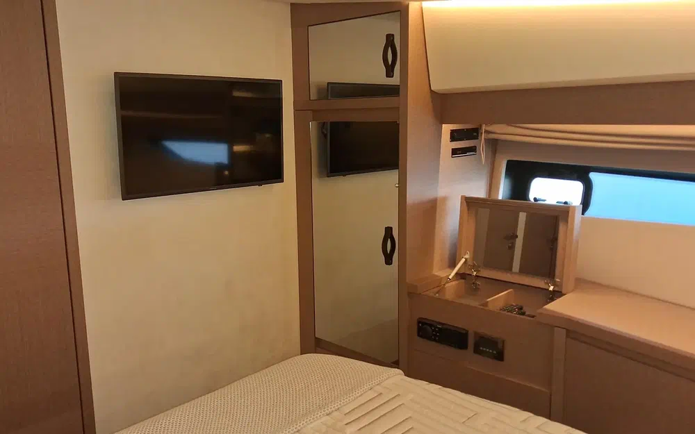 slider 81 Prestige Yachts 520 Fly