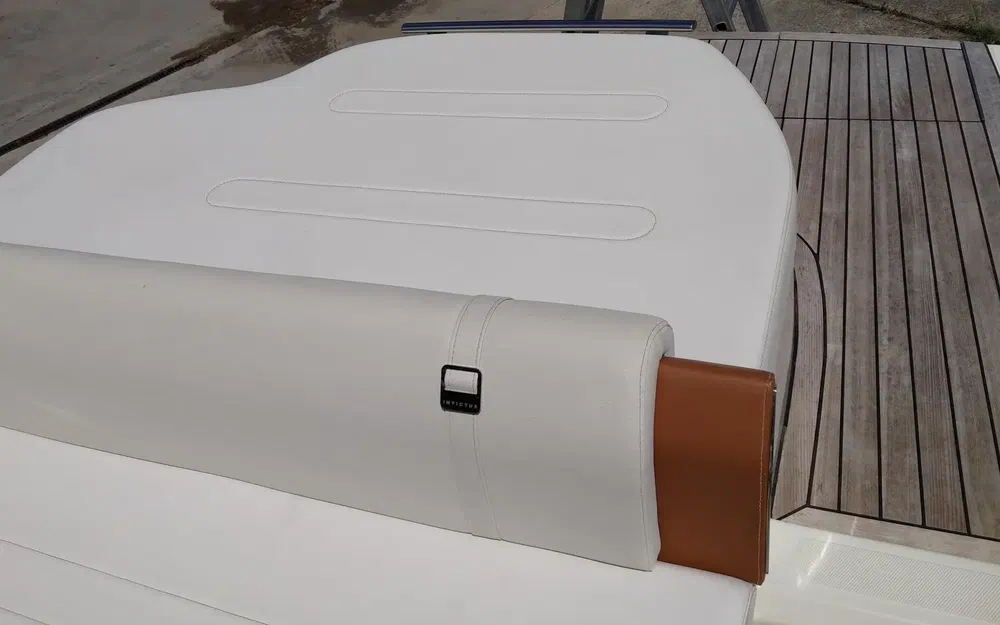 slider 8 Invictus 280 CX