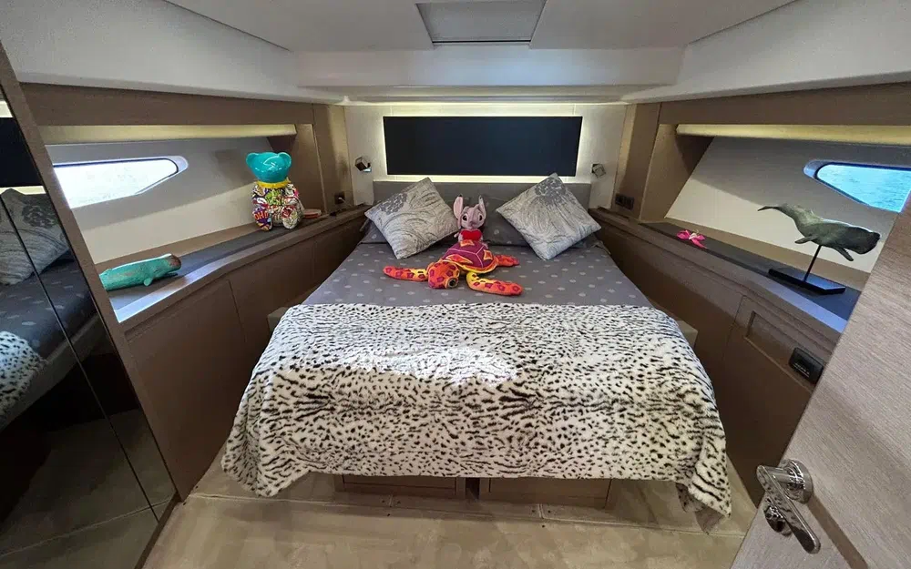 slider 19 Prestige Yachts 590 Fly