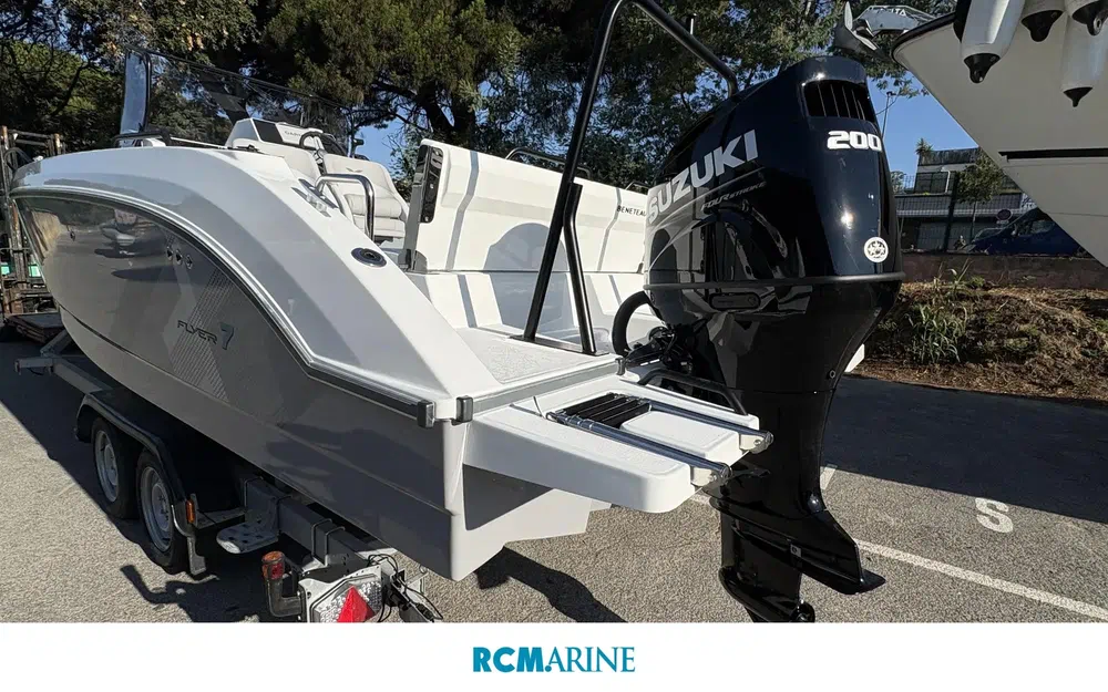 slider 10 Beneteau Flyer 7 SPACEdeck