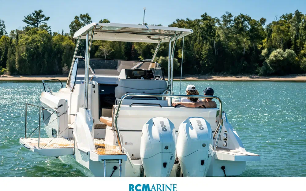 slider 1 Beneteau Flyer 9 Sundeck