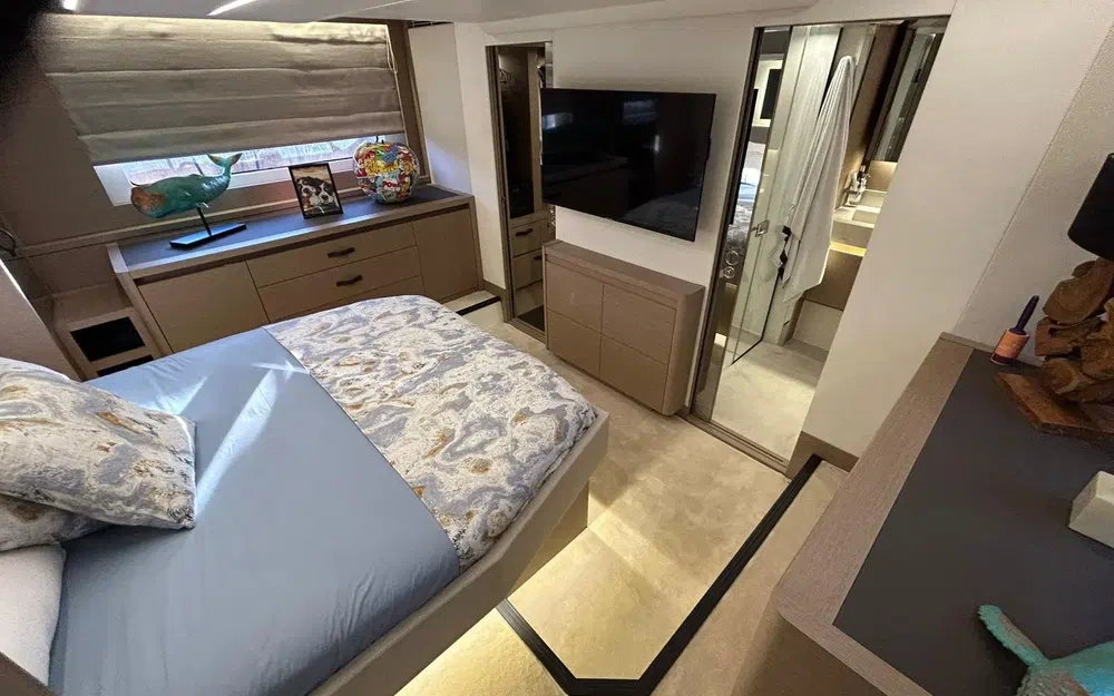 slider 30 Prestige Yachts 590 Fly