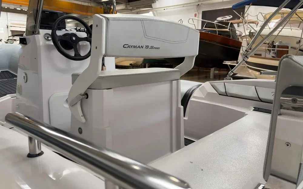 slider 7 Ranieri Cayman 19 Sport