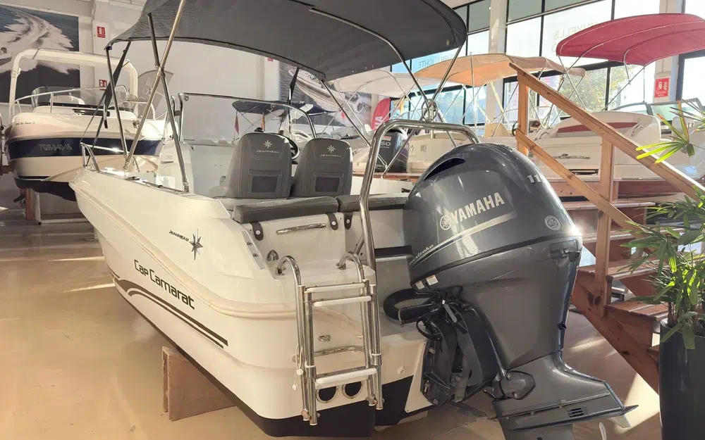 slider 0 Jeanneau Cap Camarat 5.5 CC
