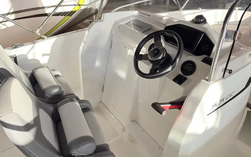 slider 4 Jeanneau Cap Camarat 5.5 CC