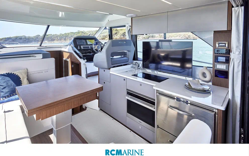 slider 14 Beneteau Antares 12