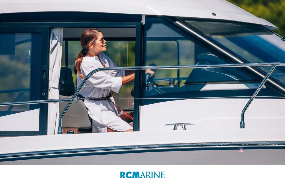 slider 3 Beneteau Antares 12