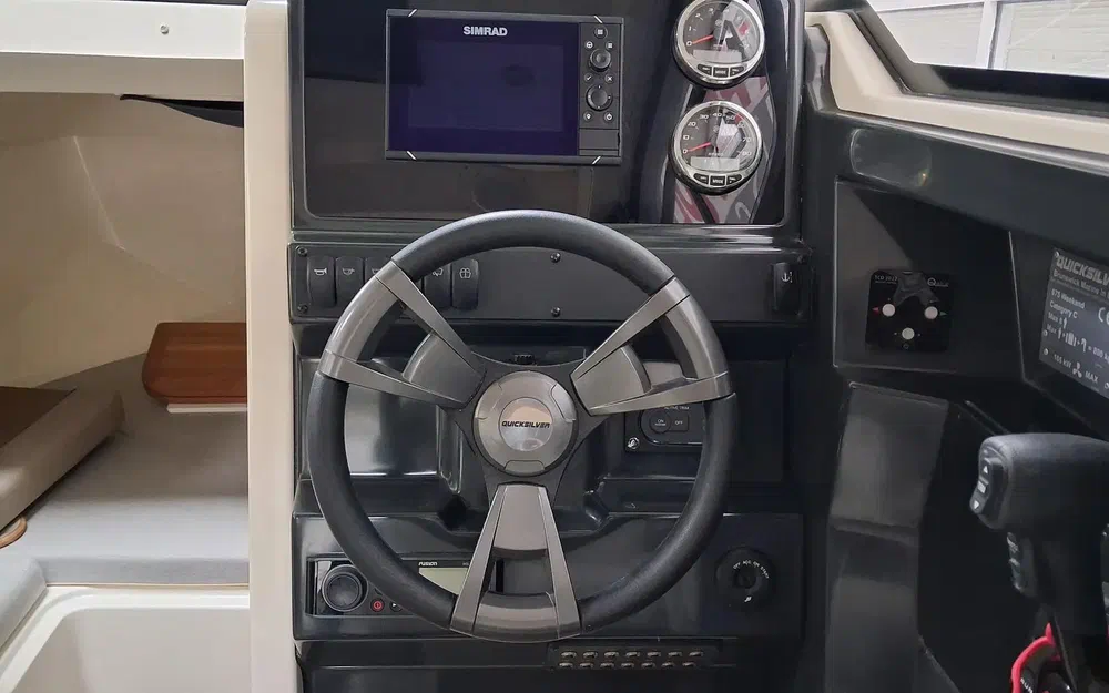 slider 24 Quicksilver 675 Weekend