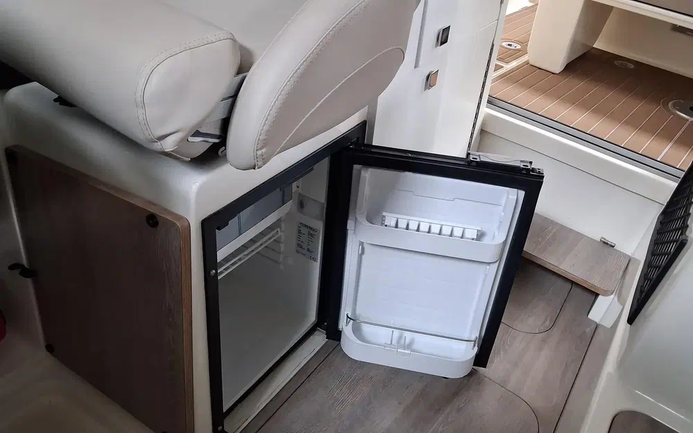 slider 32 Quicksilver 675 Weekend