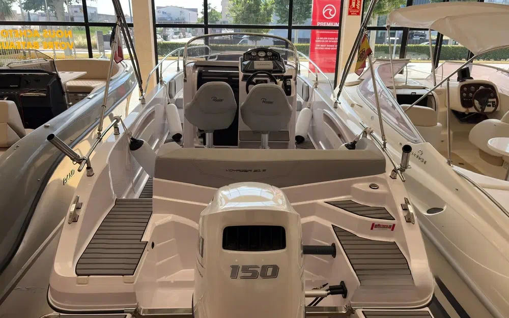 slider 1 Ranieri Voyager 21 S