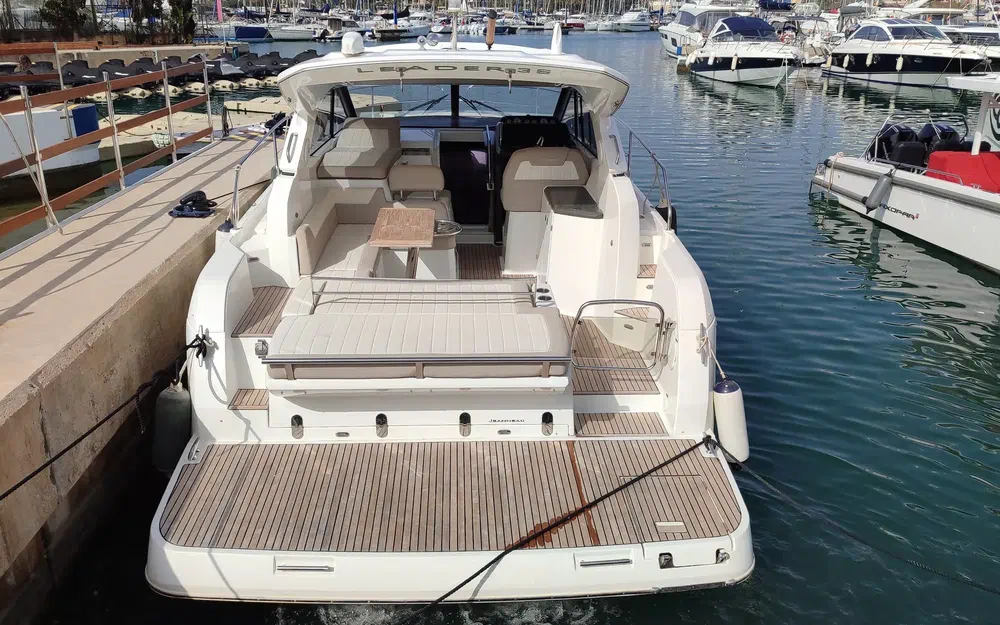 slider 2 Jeanneau Leader 36 Sportop
