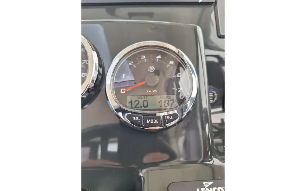 slider 10 Quicksilver Activ 905 Weekend