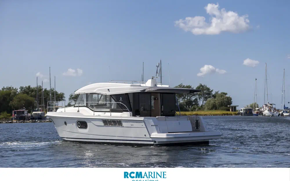 slider 3 Beneteau Swift Trawler 41 Sedan