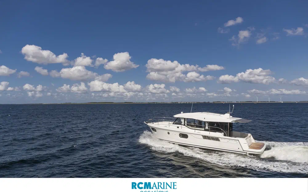 slider 5 Beneteau Swift Trawler 41 Sedan