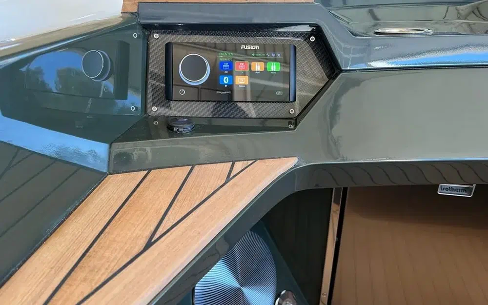 slider 10 Rand Boats Spirit 25