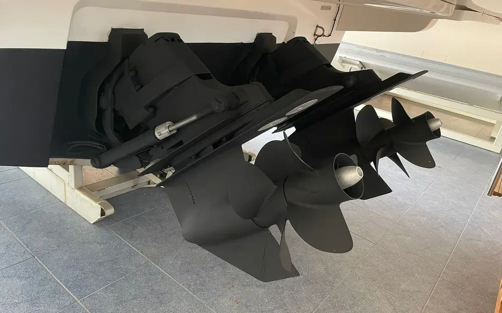 slider 1 Rio 900 Day Cruiser