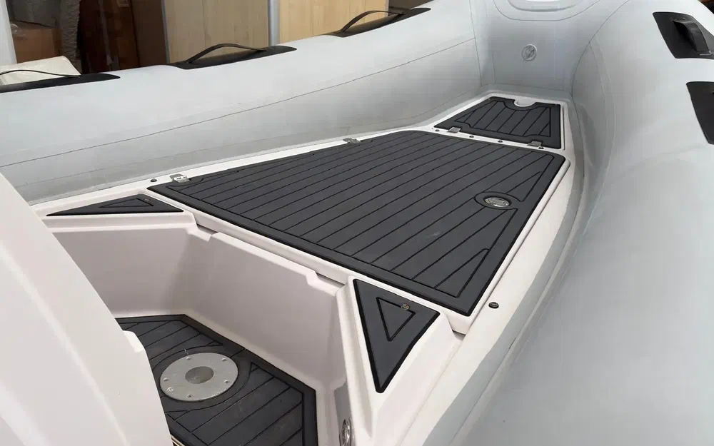 slider 3 Ranieri Cayman 19 Sport