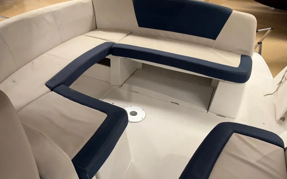 slider 11 Jeanneau Leader 8