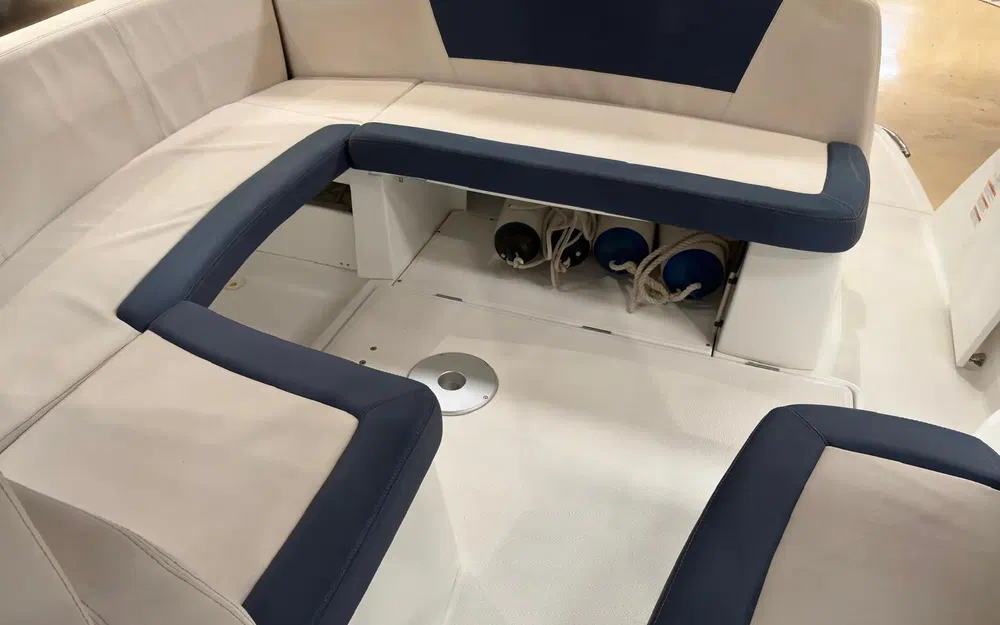 slider 9 Jeanneau Leader 8