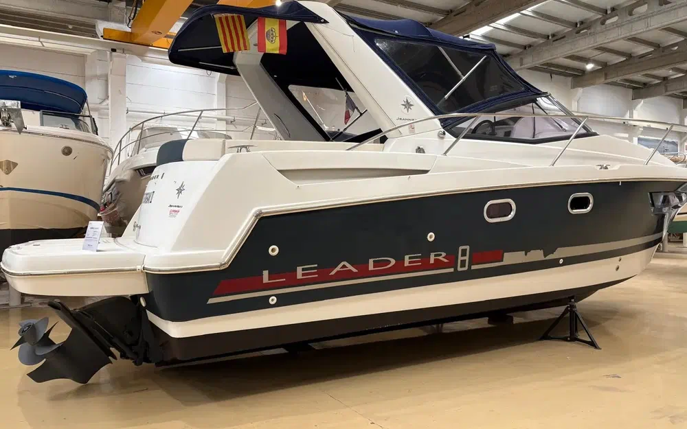 slider 1 Jeanneau Leader 8
