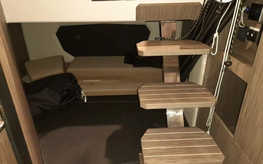 slider 8 Ranieri Next 330 Lx