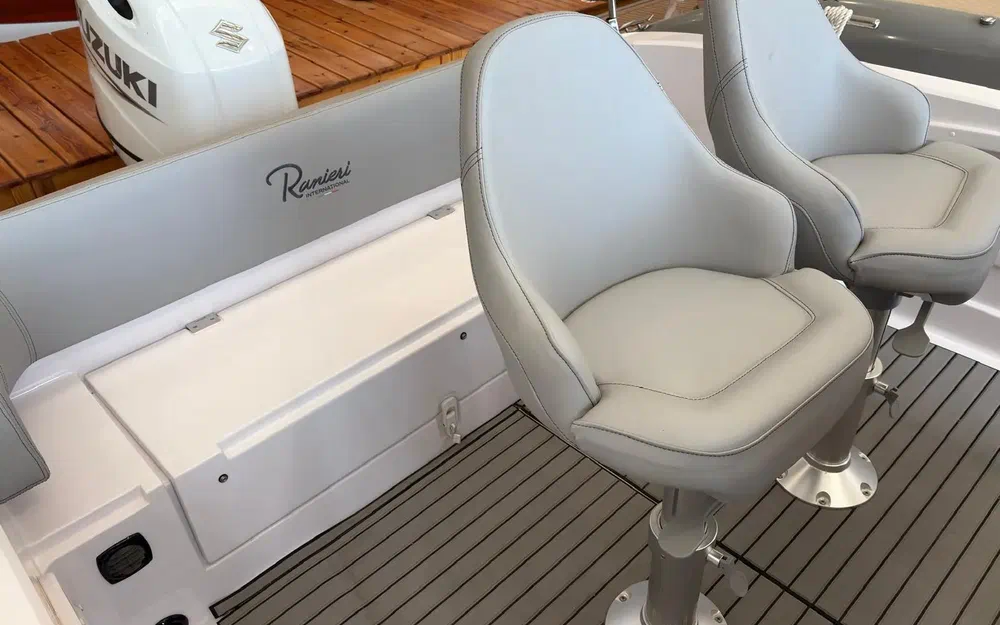 slider 5 Ranieri Voyager 21 S