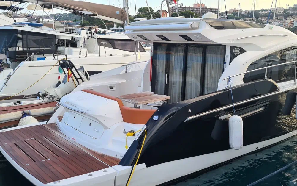 slider 19 Sessa Marine C42