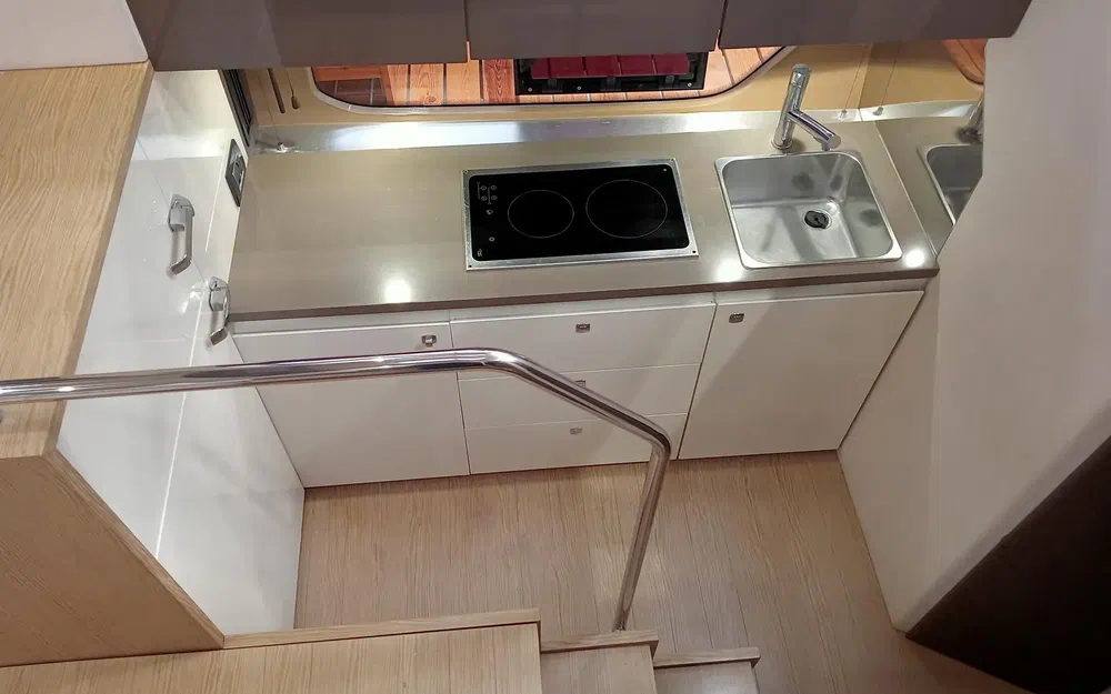 slider 7 Sessa Marine C42