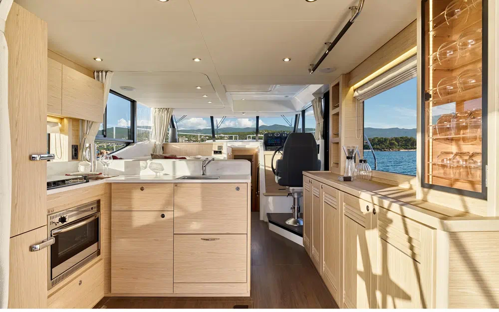 slider 16 Beneteau Swift Trawler 48