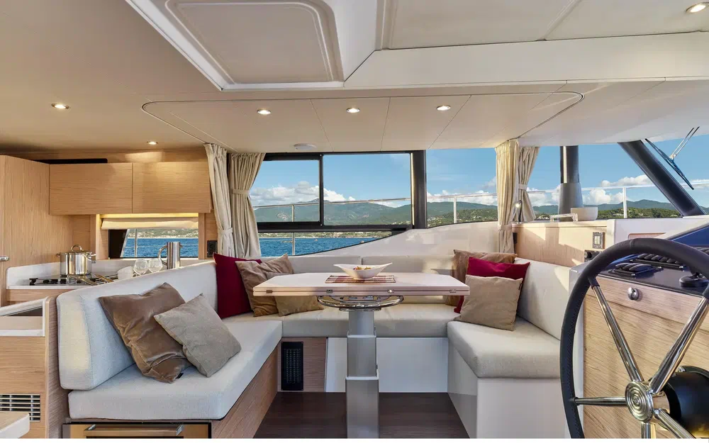 slider 19 Beneteau Swift Trawler 48