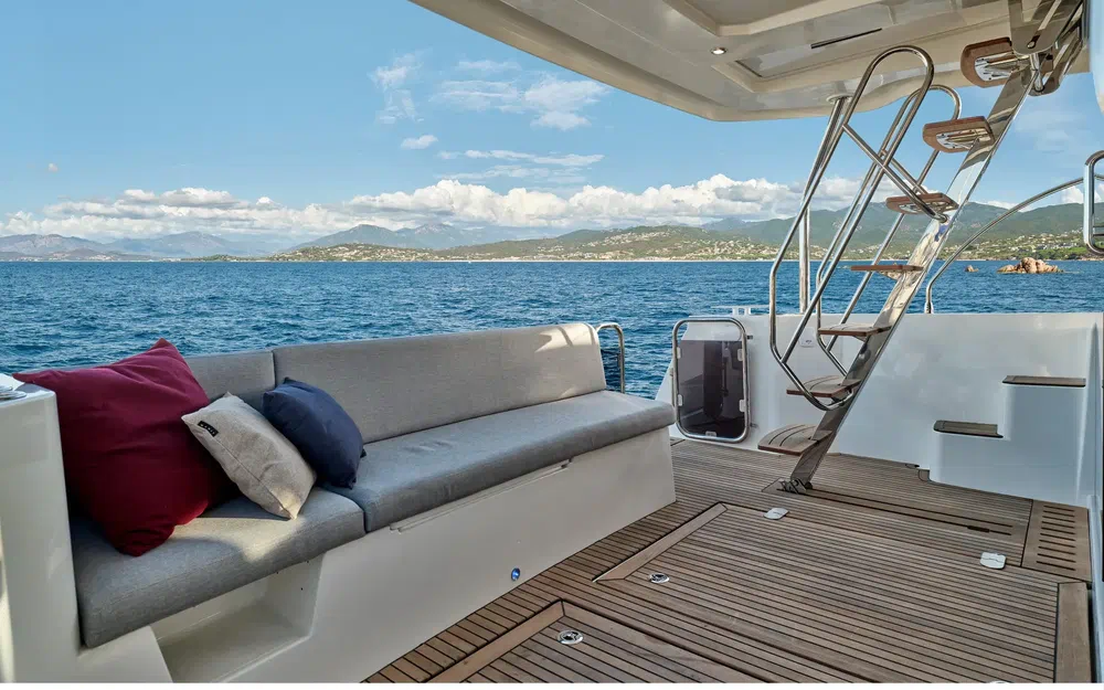 slider 8 Beneteau Swift Trawler 48