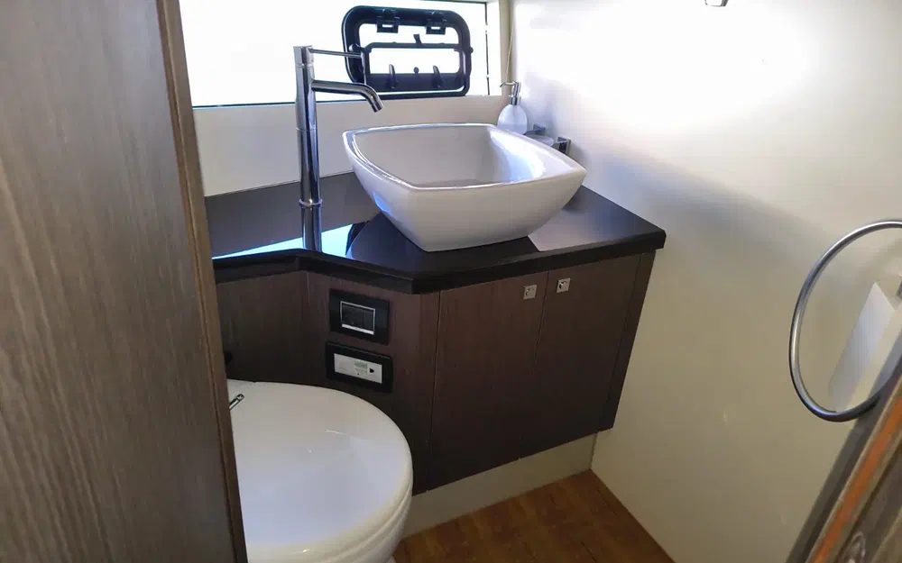 slider 10 Sessa Marine C44