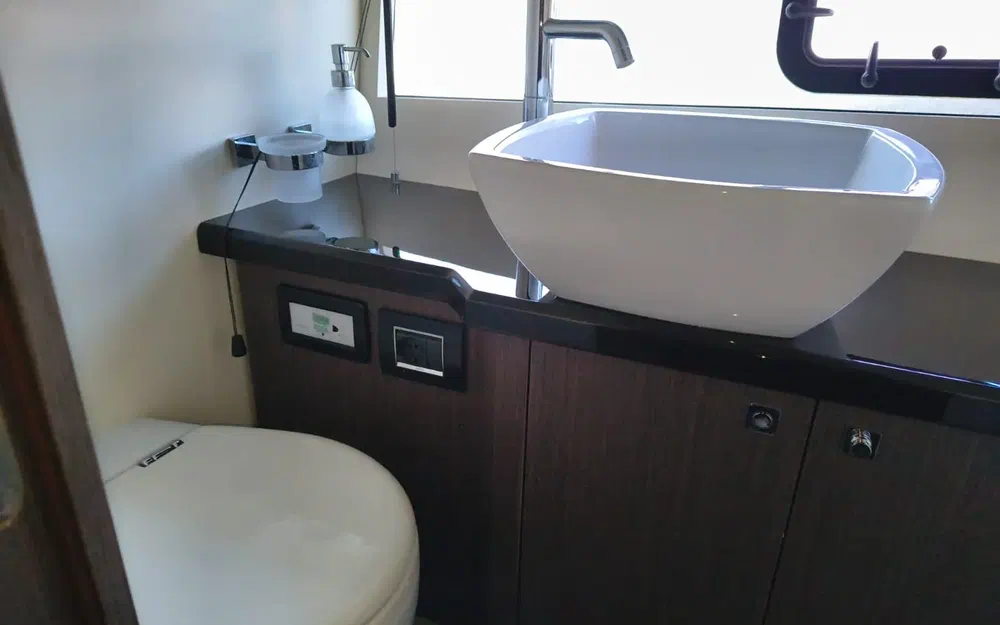 slider 2 Sessa Marine C44