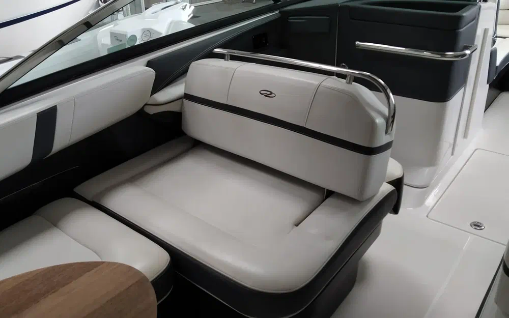 slider 17 Regal 2800