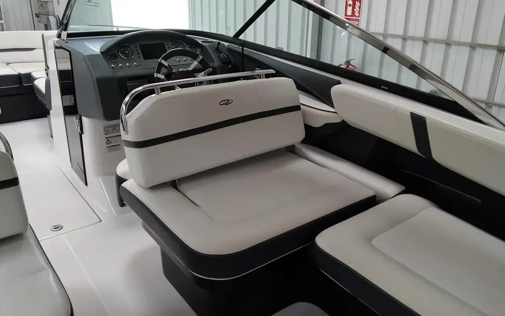 slider 19 Regal 2800