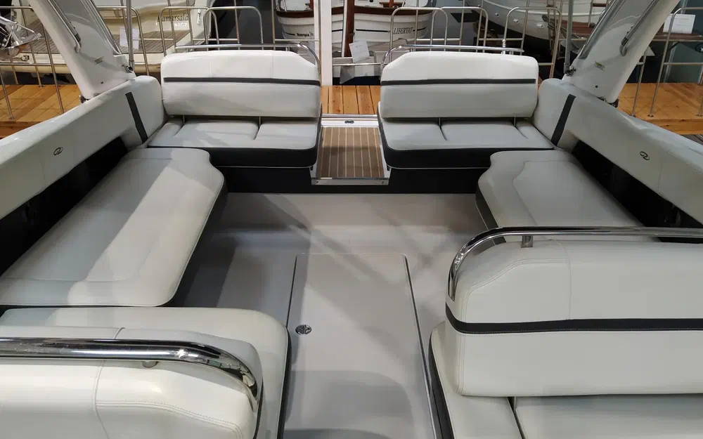 slider 21 Regal 2800