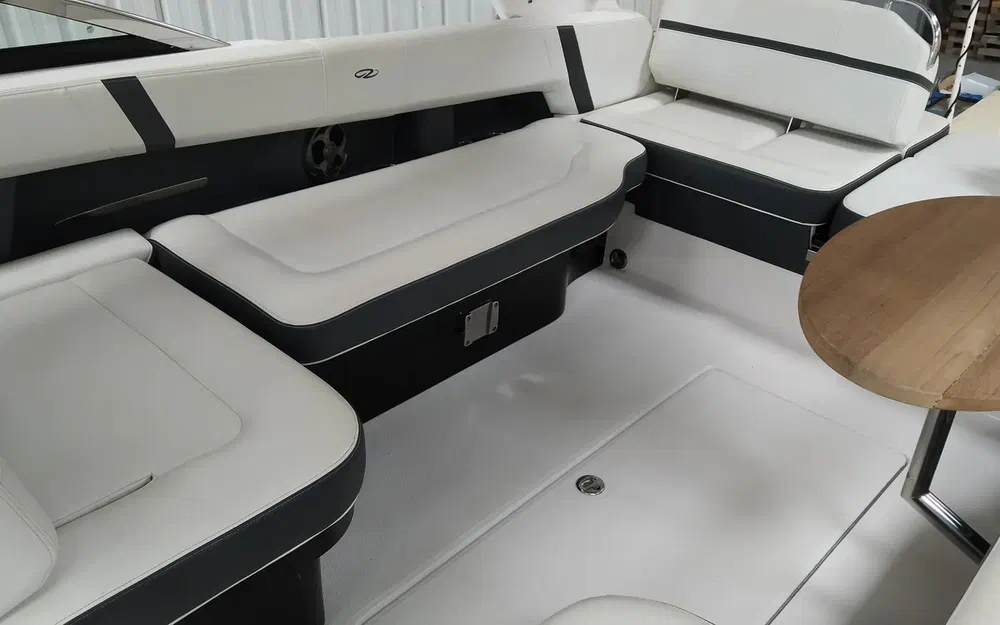 slider 22 Regal 2800