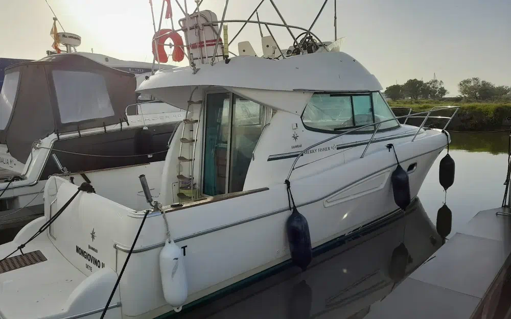 slider 3 Jeanneau Merry Fisher 925 Fly