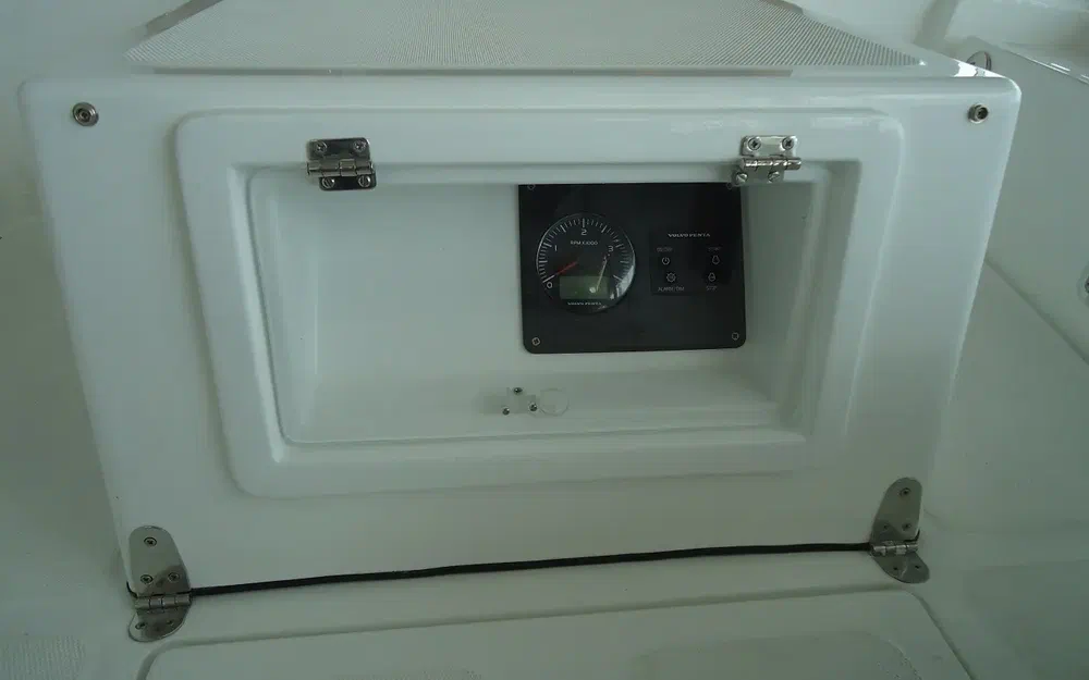 slider 11 Tiburon 37 Cabinado